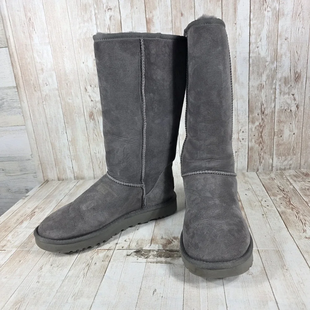 UGG Australia Classic Tall Boots Charcoal Suede‎ Sheepskin Lined Women US 7